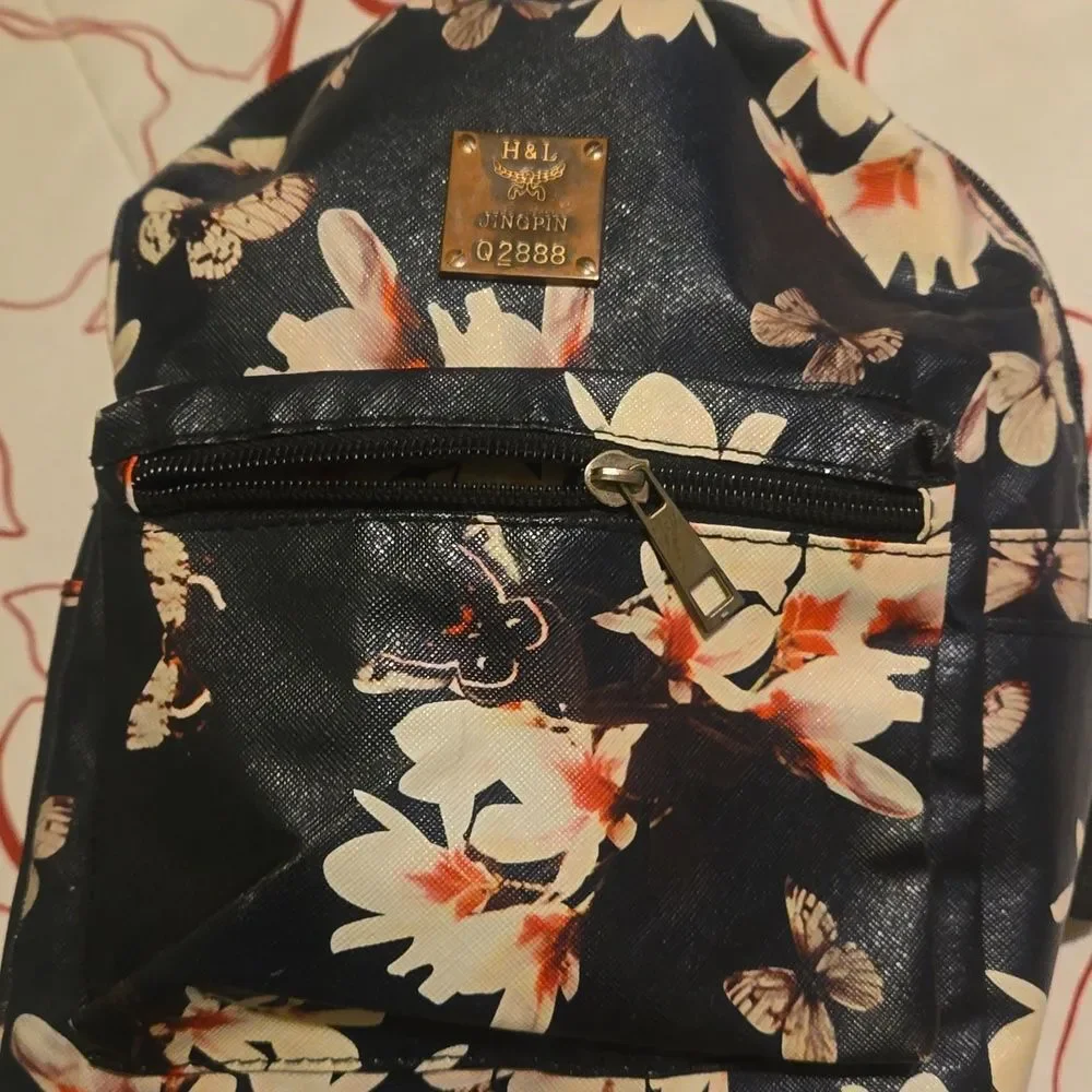 H&L Mini Backpack floral pattern front pocket zippered adjustable casual & chic